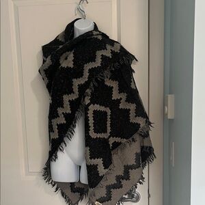 Wilfred Black and Gray Zigzag Throw Blanket